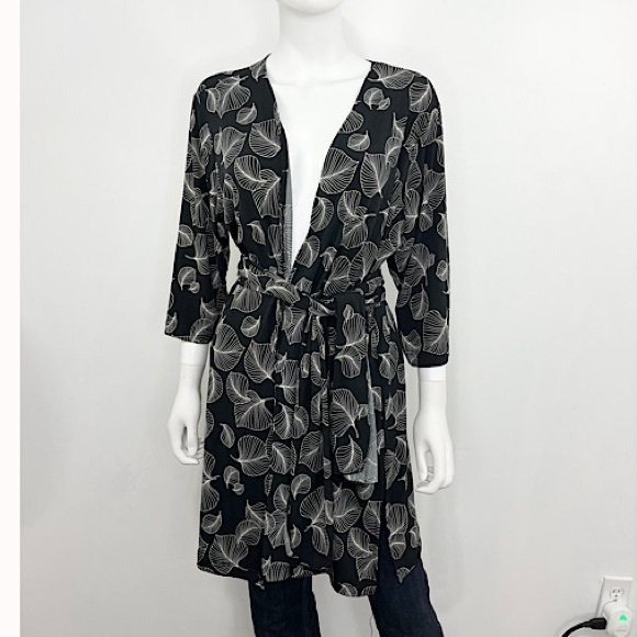 Women’s lightweight tropical open front summer cardigan - Picture 2 of 11